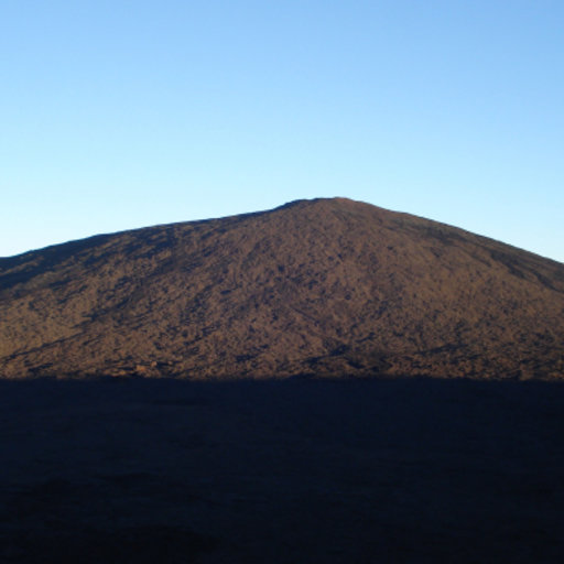 a) Remaining deposit of the 1965 Mahavel avalanche in the left bank of