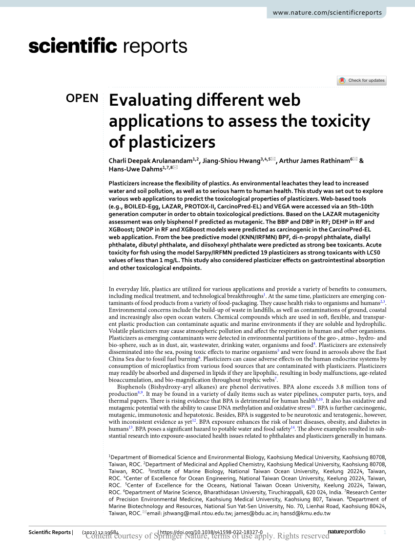 Evaluating different web applications to assess the toxicity of